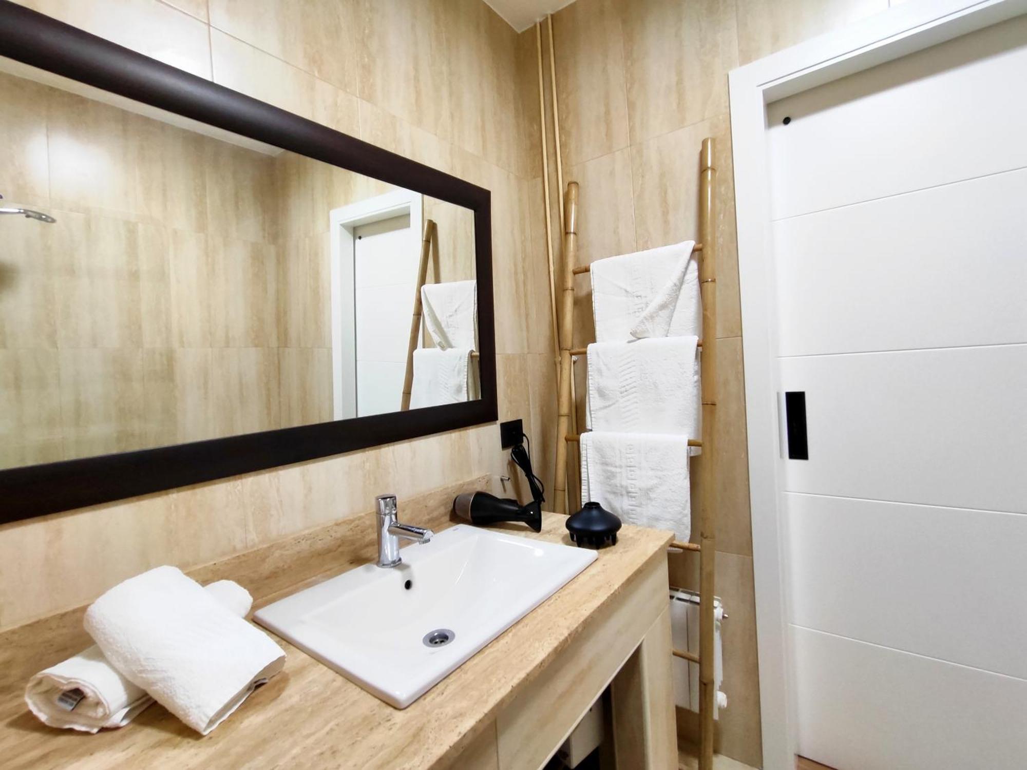 Tranquilo Apartamento Con Parking Gratis Vigilado 24H Vigo Exterior foto